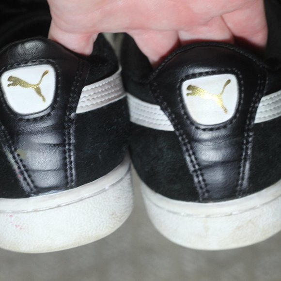 Puma Size 9 Black Suede with White Stripe and Gold Logo - Picture 6 of 9